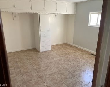 25814 Homeland Avenue - Photo Thumbnail 6