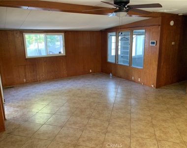 25814 Homeland Avenue - Photo Thumbnail 3