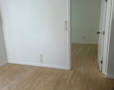 1640 Sherman Place - Photo Thumbnail 16