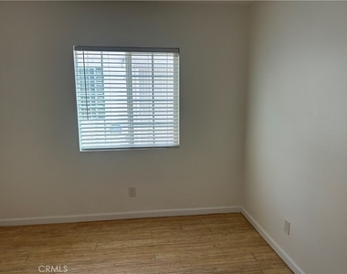 1640 Sherman Place - Photo Thumbnail 4
