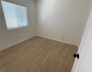 1640 Sherman Place - Photo Thumbnail 3