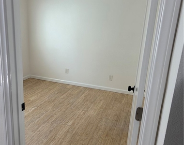 1640 Sherman Place - Photo Thumbnail 7