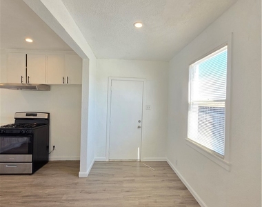 13057 Davenport - Photo Thumbnail 6