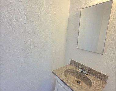 13057 Davenport - Photo Thumbnail 10