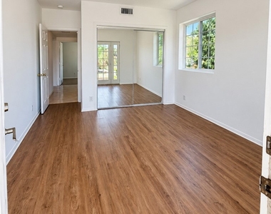 31325 Sloan Canyon Road - Photo Thumbnail 8