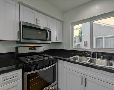 1159 Linden Avenue - Photo Thumbnail 1