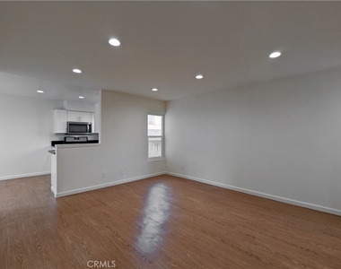 1159 Linden Avenue - Photo Thumbnail 6
