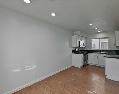 1159 Linden Avenue - Photo Thumbnail 3