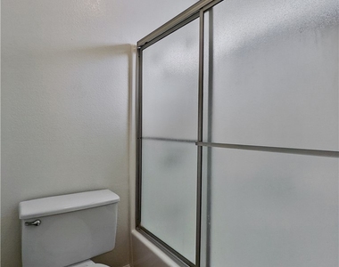 1159 Linden Avenue - Photo Thumbnail 13