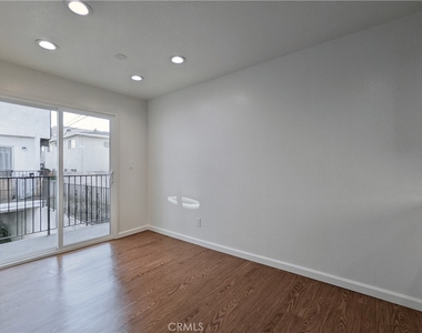 1159 Linden Avenue - Photo Thumbnail 4