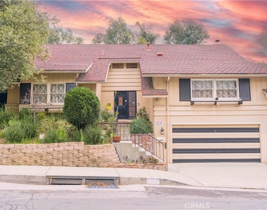 7703 Skyhill Drive - Photo Thumbnail 18