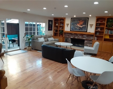 7703 Skyhill Drive - Photo Thumbnail 2