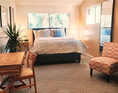 7703 Skyhill Drive - Photo Thumbnail 9