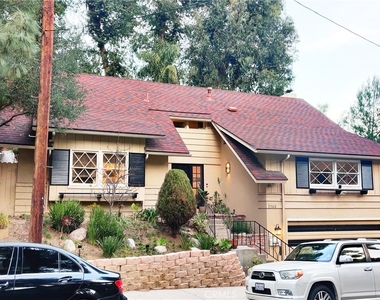 7703 Skyhill Drive - Photo Thumbnail 16
