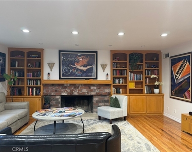 7703 Skyhill Drive - Photo Thumbnail 6