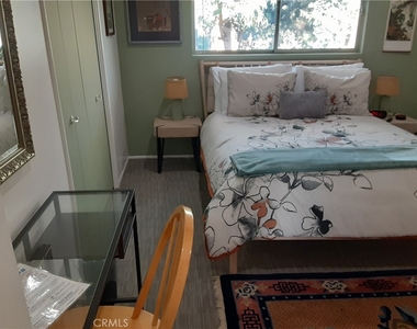 7703 Skyhill Drive - Photo Thumbnail 14