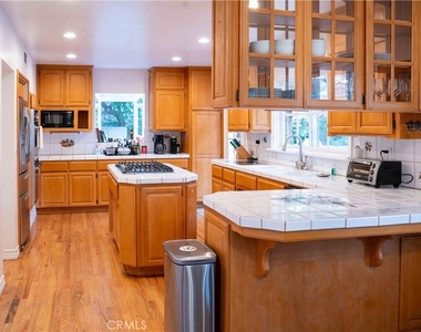 7703 Skyhill Drive - Photo Thumbnail 3