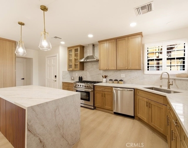 6313 Melvin - Photo Thumbnail 3