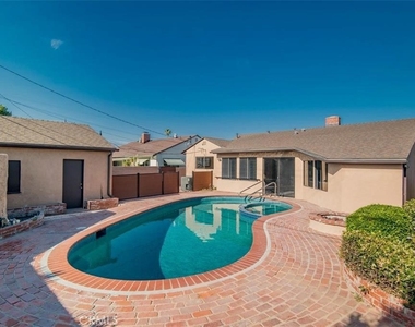 6313 Melvin - Photo Thumbnail 15