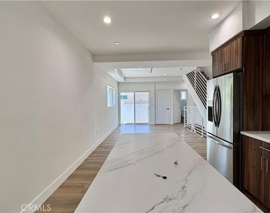 5635 Klump Avenue - Photo Thumbnail 1
