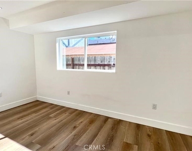 5635 Klump Avenue - Photo Thumbnail 11