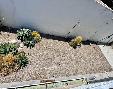 5635 Klump Avenue - Photo Thumbnail 20