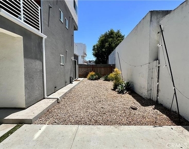 5635 Klump Avenue - Photo Thumbnail 19