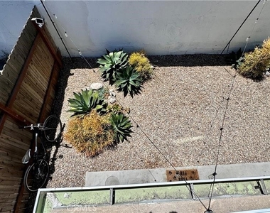 5635 Klump Avenue - Photo Thumbnail 21