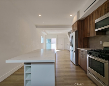 5635 Klump Avenue - Photo Thumbnail 33