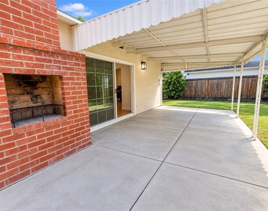 22716 Berdon Street - Photo Thumbnail 12