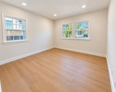 22716 Berdon Street - Photo Thumbnail 5