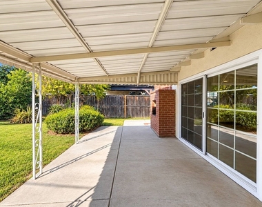 22716 Berdon Street - Photo Thumbnail 13