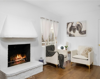 1930 Weepah Way - Photo Thumbnail 22