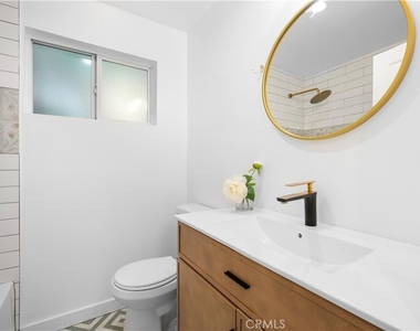 1930 Weepah Way - Photo Thumbnail 25