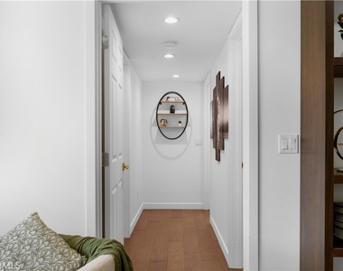 1930 Weepah Way - Photo Thumbnail 18