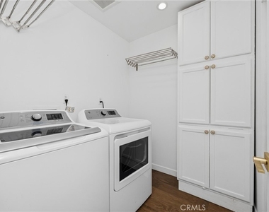 1930 Weepah Way - Photo Thumbnail 26