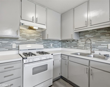 25930 Narbonne Ave - Photo Thumbnail 15
