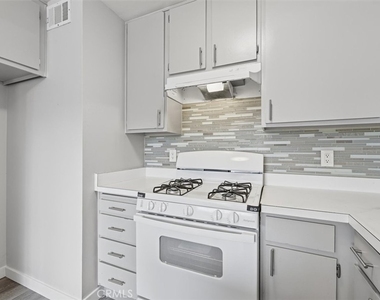25930 Narbonne Ave - Photo Thumbnail 16