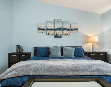 1231 N Dolores - Photo Thumbnail 24