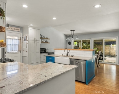 1231 N Dolores - Photo Thumbnail 8