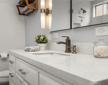 1231 N Dolores - Photo Thumbnail 28