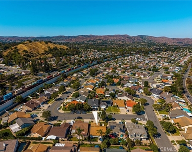 1231 N Dolores - Photo Thumbnail 35