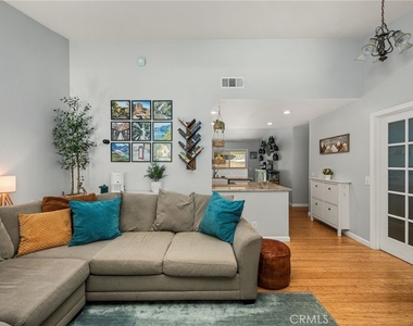 1231 N Dolores - Photo Thumbnail 6