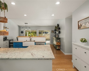1231 N Dolores - Photo Thumbnail 7