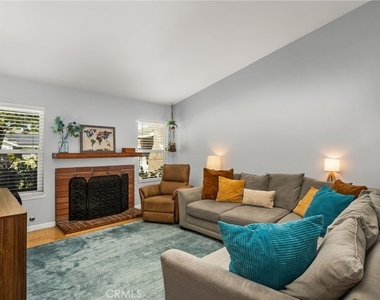 1231 N Dolores - Photo Thumbnail 4