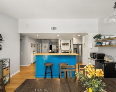 1231 N Dolores - Photo Thumbnail 12