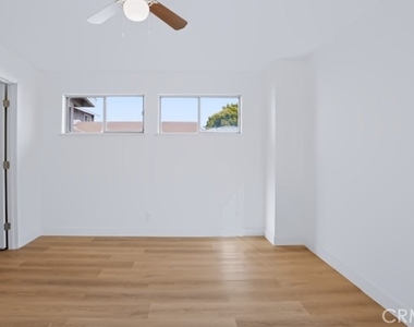 2205 W 9th - Photo Thumbnail 10