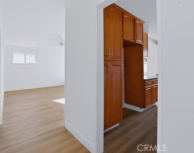 2205 W 9th - Photo Thumbnail 2