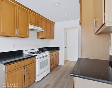 2205 W 9th - Photo Thumbnail 6