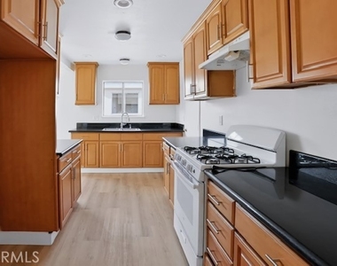 2205 W 9th - Photo Thumbnail 3